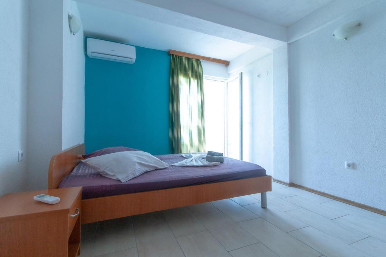 Apartments Laura Неум Екстериор снимка