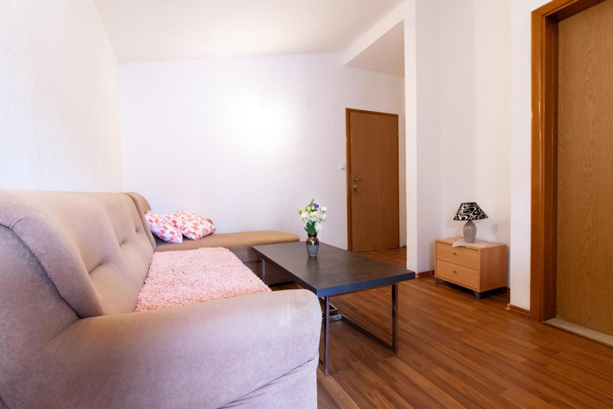 Apartments Laura Неум Стая снимка